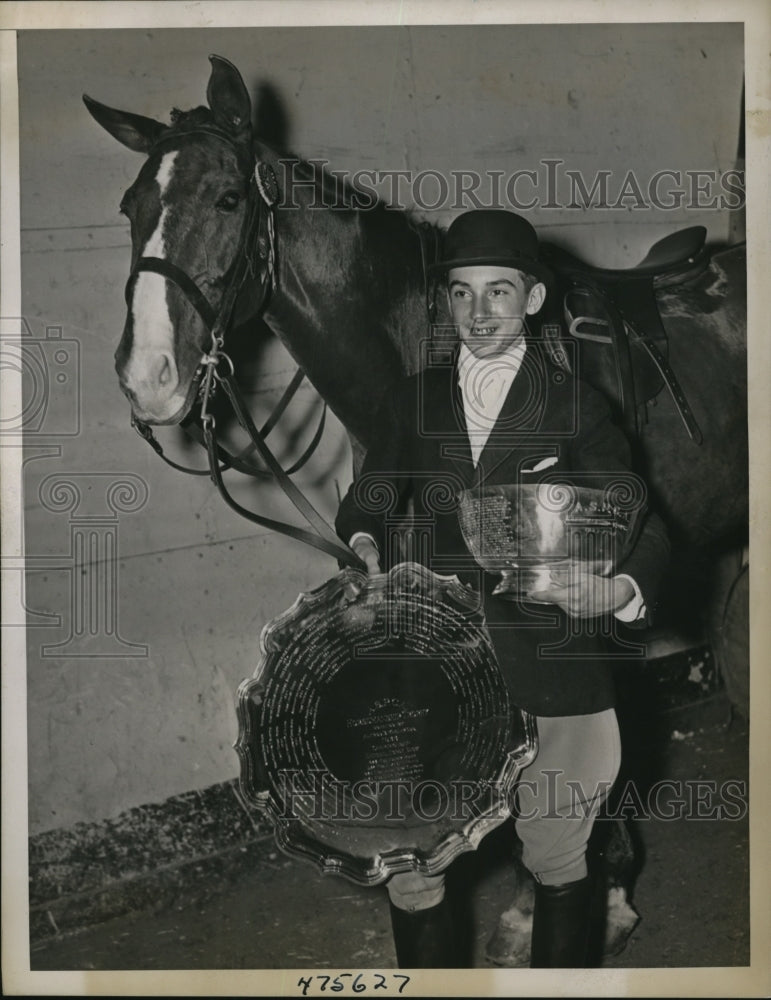 1938 Press Photo Churchie Dean, Horse Jockey With Award Winning Steed - Historic Images