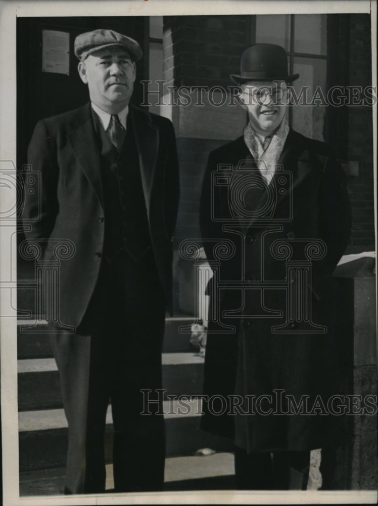 1941 Press Photo Winona Wis Rev Winslow Wilson &amp; deputy at local jail - Historic Images