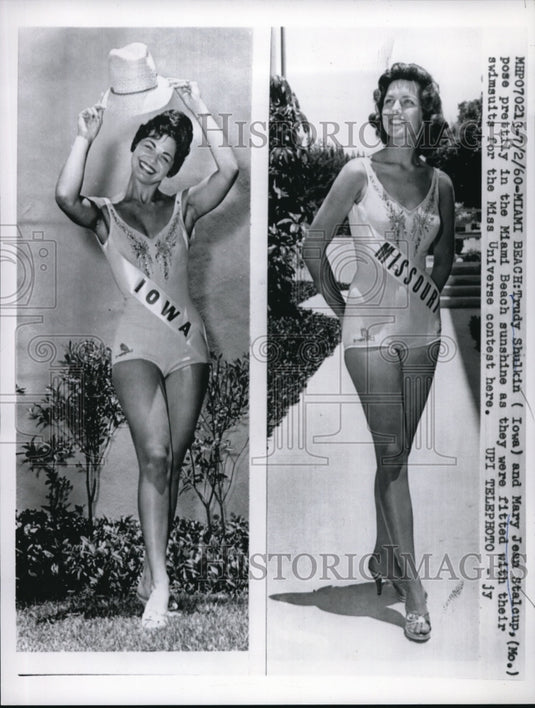1960 Trudy Shulkin and Mary Jean Stalcup, pose prettily in the-Historic Images