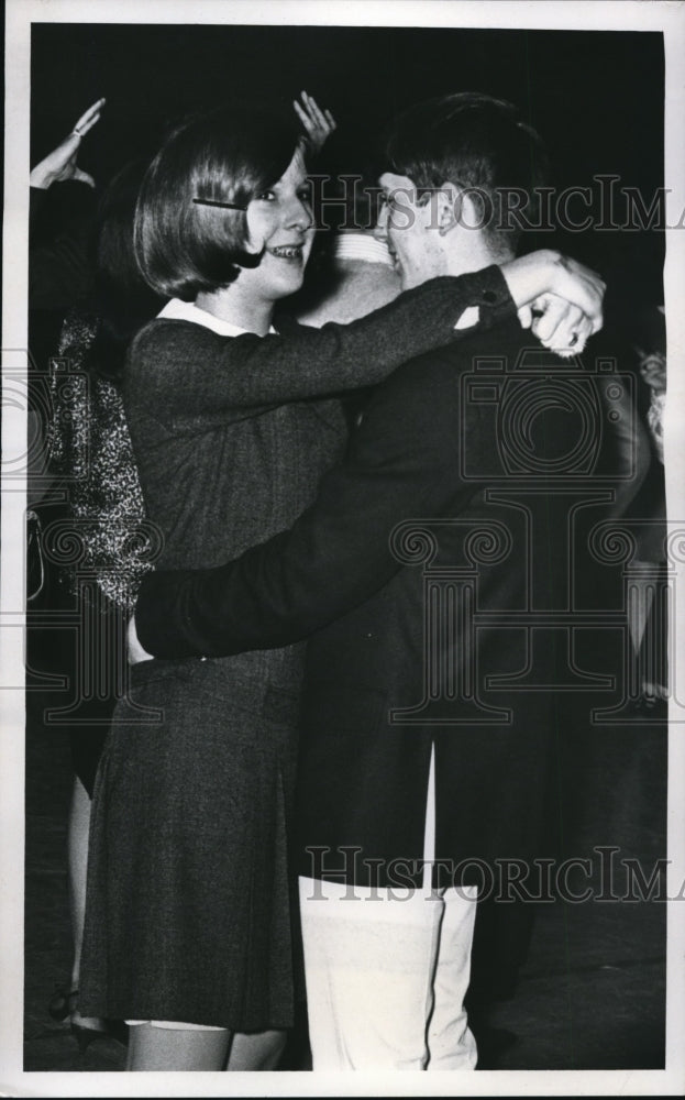 1967 Press Photo The way we used to dance. Robin Peck and George Gruss of-Historic Images