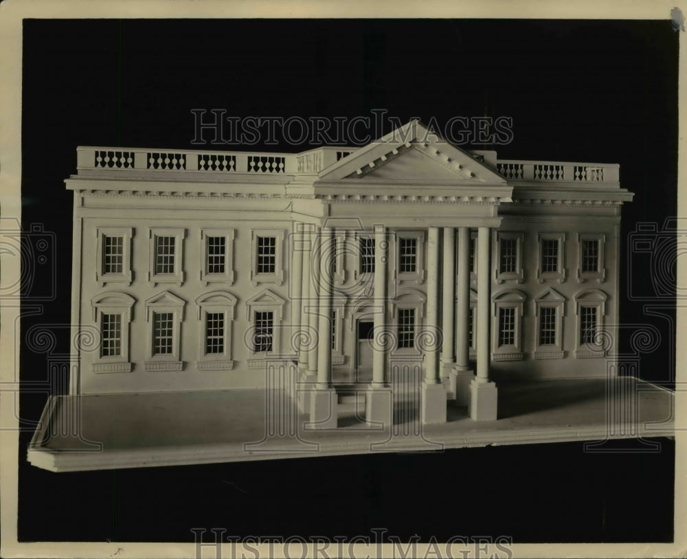 1927 Press Photo White House Carving by Louis Bello of Okmuldee, Oklahona-Historic Images