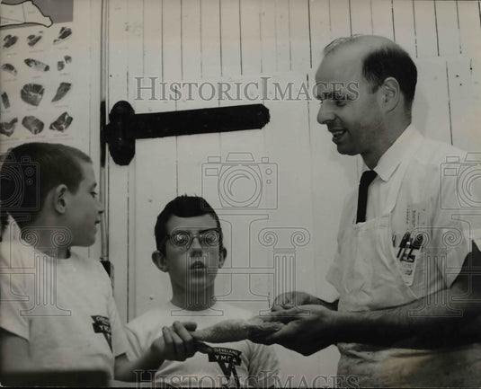 Press Photo Steve Parrino, Butcher at YMCA camp - Historic Images