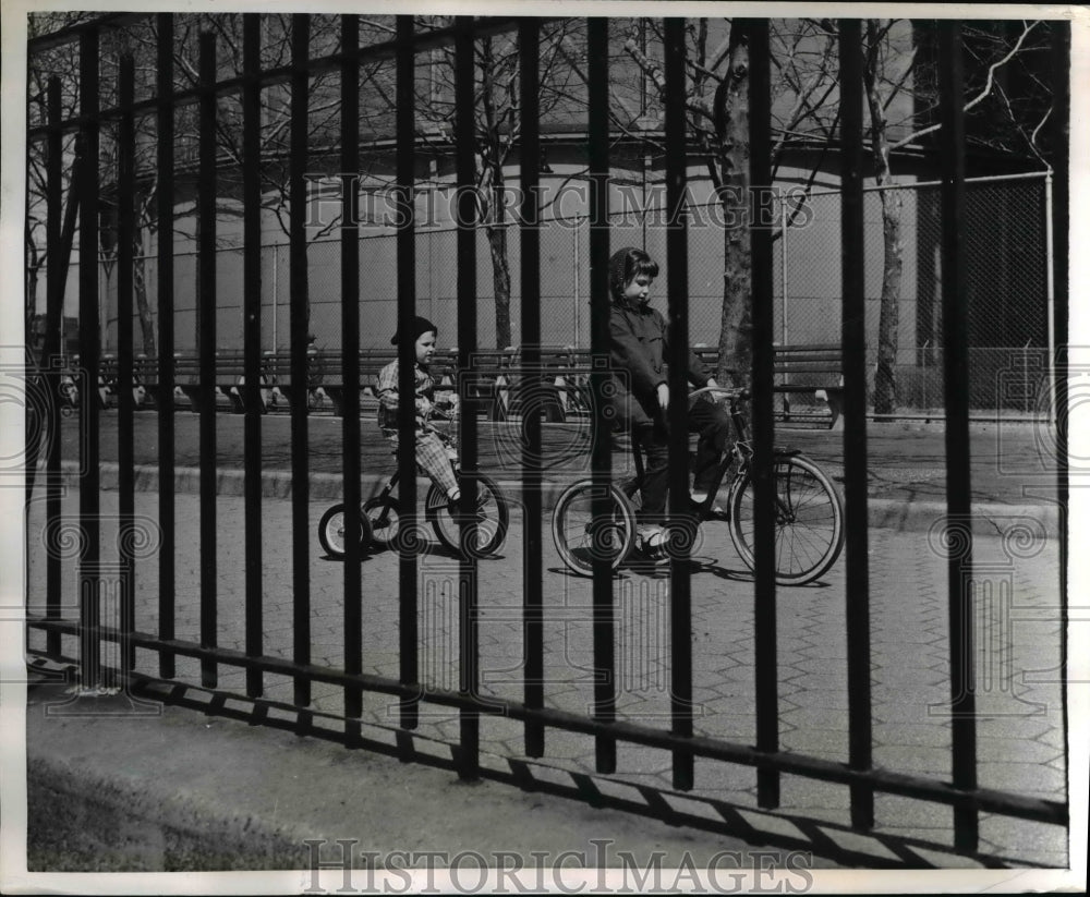 1957 Press Photo The adventurous tricyclist - Historic Images