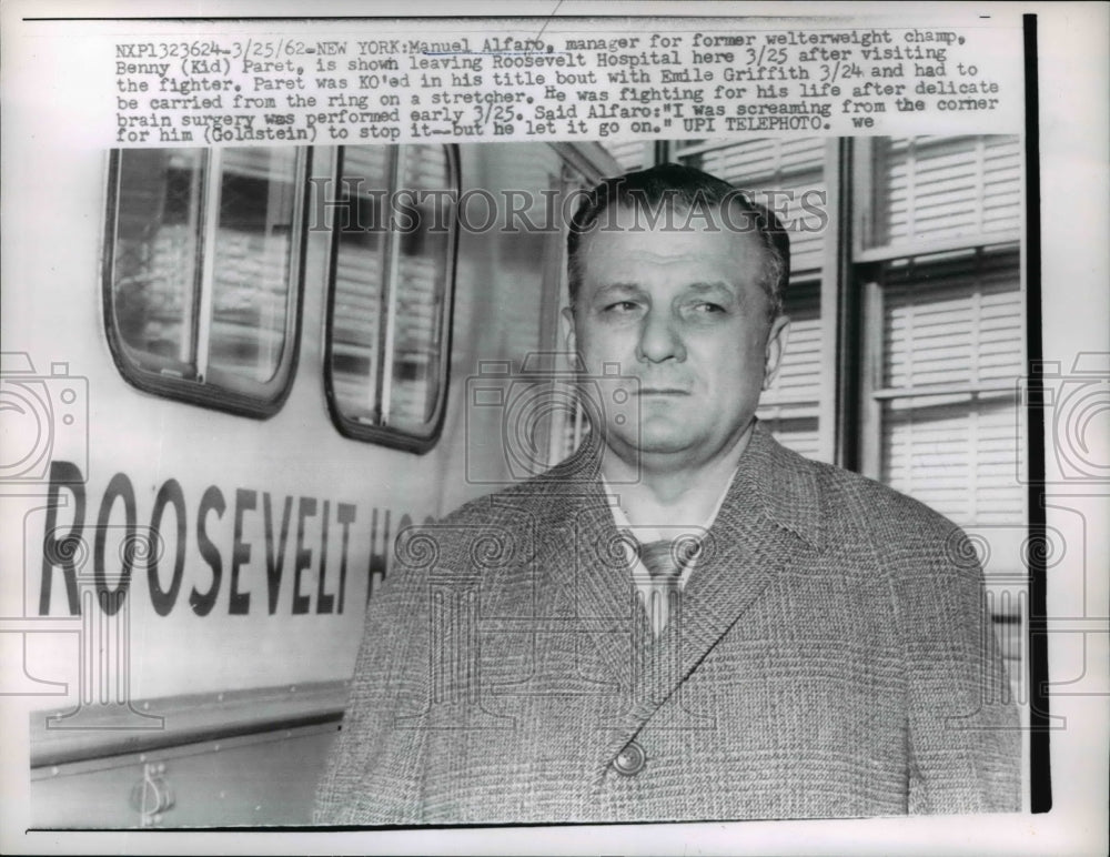 1962 Press Photo NYC Manuel Alfaromanager for Benny Kid Paret boxer - Historic Images