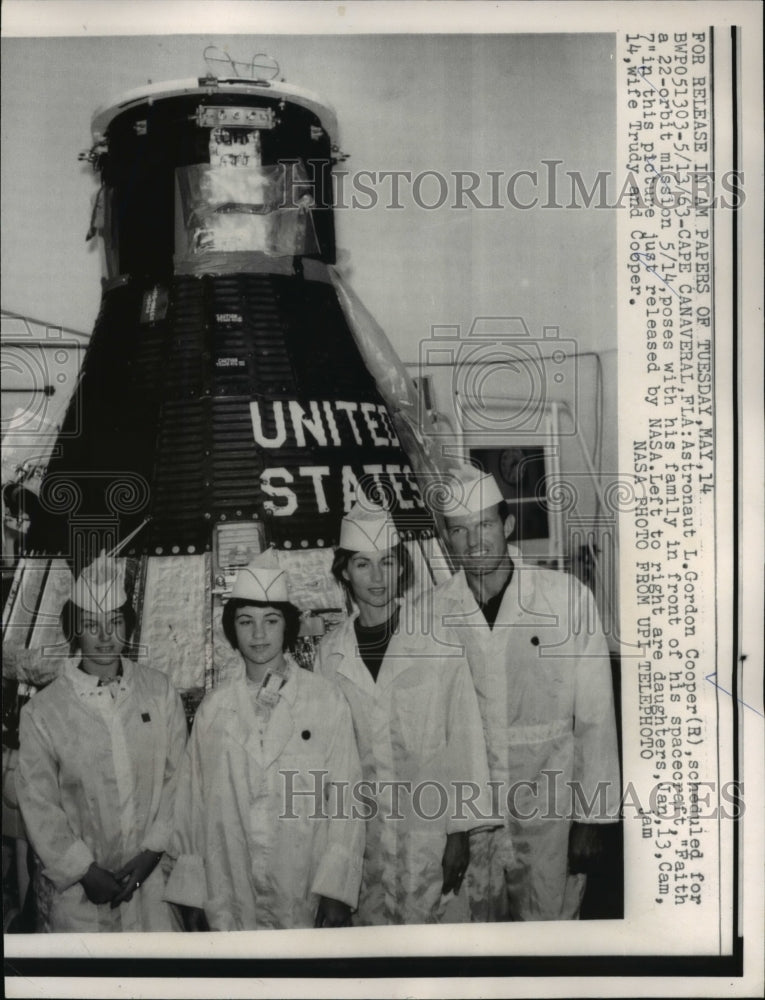 1963 Press Photo Astronaut Gordon Cooper &amp; craft Faith 7 &amp; his family-Historic Images