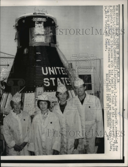 1963 Press Photo Astronaut Gordon Cooper & craft Faith 7 & his family-Historic Images