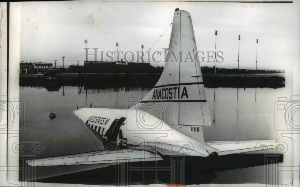 1961 Press Photo U.S. Navy Convair Plane Plunged in Water at Bader Field Airport-Historic Images