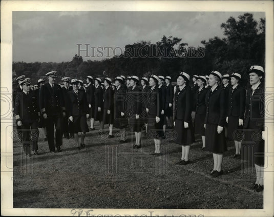 1952 Press Photo Nort Hampton Mass Capt H Underwood, Lt E Crandall & WAVES-Historic Images