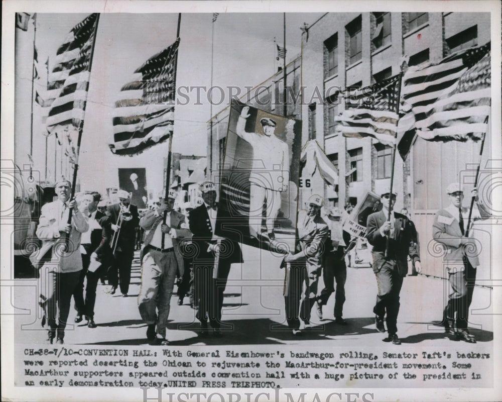1952 Press Photo With General Eisenhowers bandwagon rolling , Senator Taft's - Historic Images
