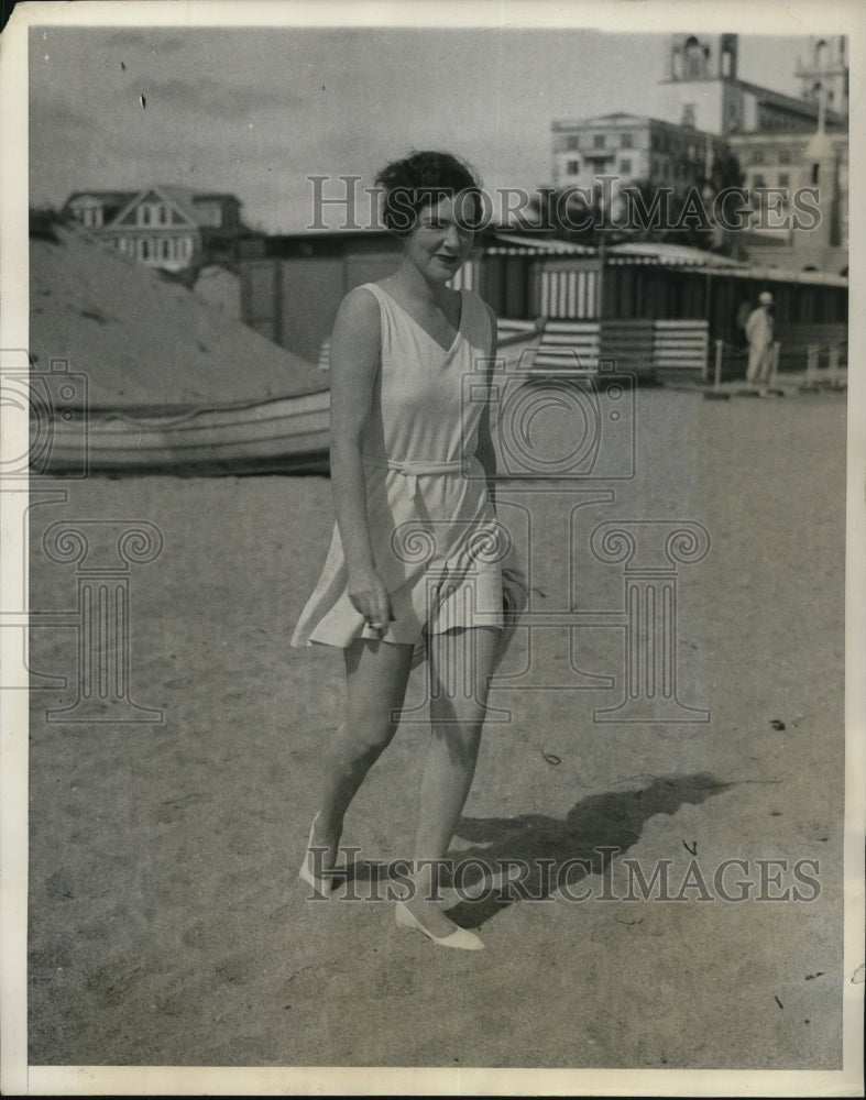 1931 Press Photo Mrs. Harold Floreheim at Breakers Beach, Palm Beach, Florida - Historic Images