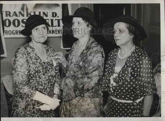 1932 Press Photo Mrs L M Bebedom, Mrs Carroll Miller and Miss Padletta Duffy-Historic Images
