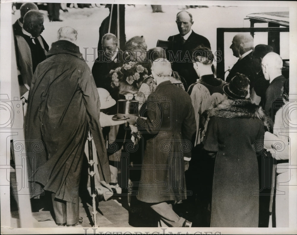 1934 Press Photo King and Queen Open New Cambridge Library - Historic Images