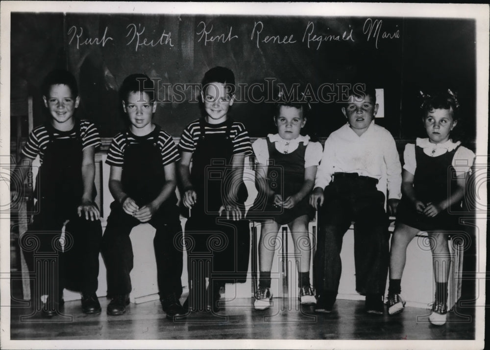 1946 Press Photo Two Sets of Triplets in Cheyenne, WY - Historic Images