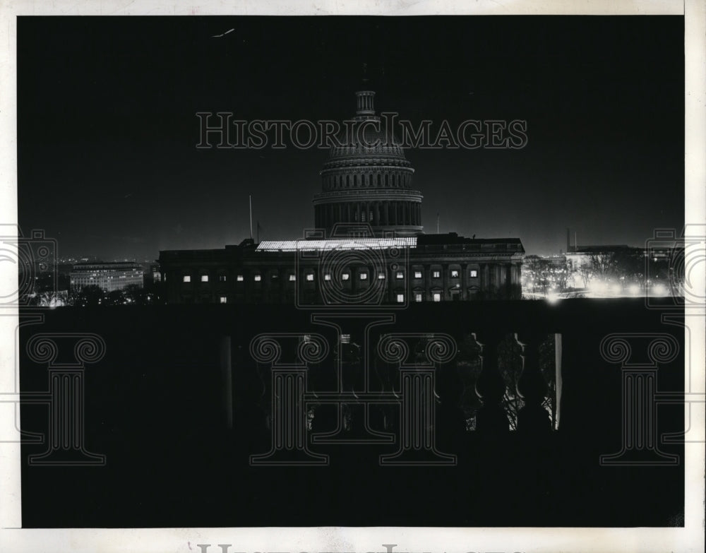 1941 Press Photo Capitol Dome Darkened for Air Raid - Historic Images