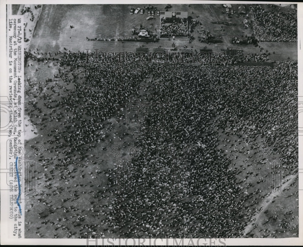 1951 Press Photo Wash DC Washington Monument as Gen MacArthur arrives - Historic Images