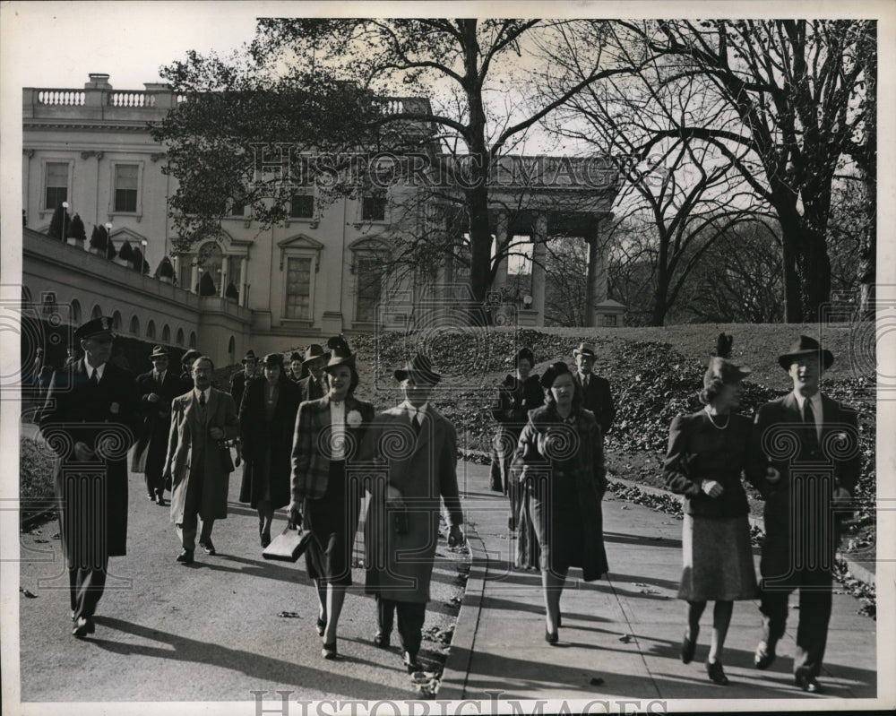 1939 Press Photo The White House opens for the first group of tourists - Historic Images