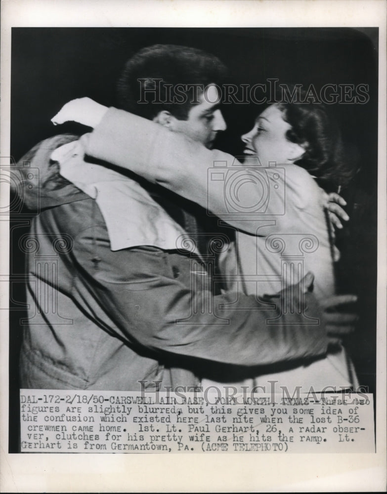 1950 Press Photo 1st. Lt. Paul Gerhart, a radar observer, clutches for his - Historic Images