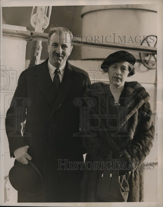 1938 Press Photo Lord & Lady Stanley aboard S.S. Acquitania - Historic Images