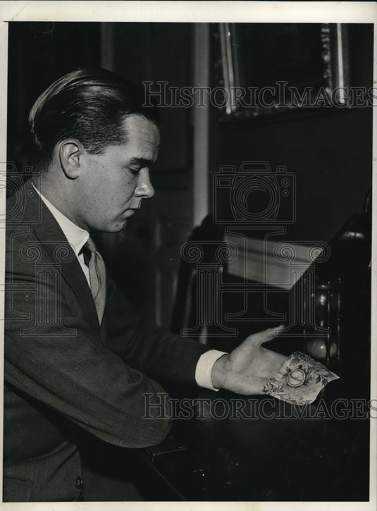 1931 Press Photo Lock of Washington's hair part of Museum Collection - Historic Images