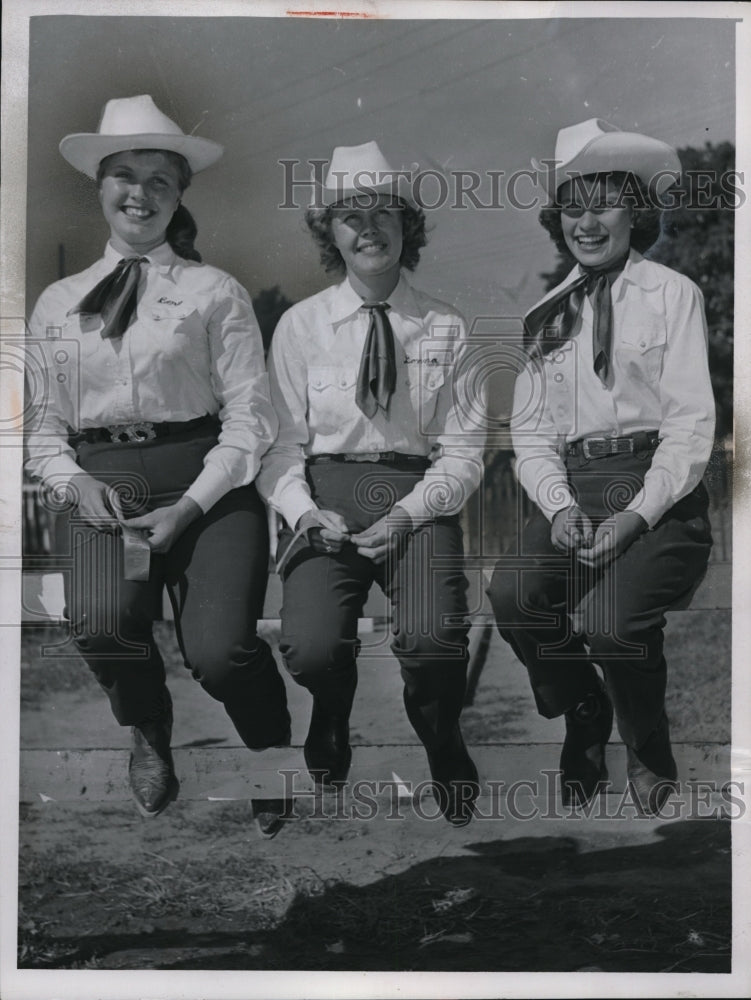 1957 Press Photo Alberta Kappe, Donna Clark and Betty Trout at Lake County Fair - Historic Images