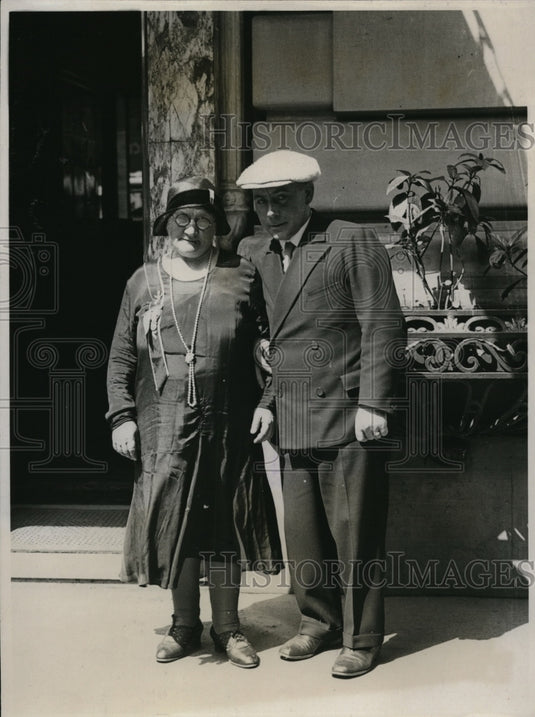 1931 Press Photo Mrs. Emelie Kennedy with Son Herman Weitmuller of Germany - Historic Images