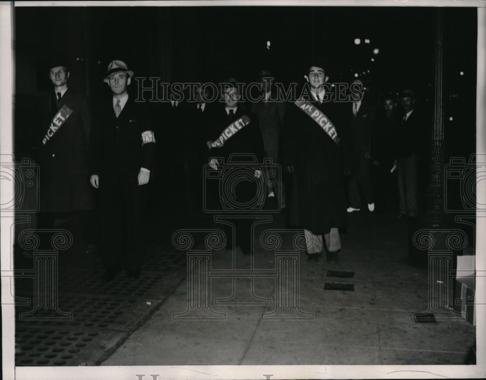 1937 Press Photo Pickets Instead of Doorman in Front of San Francisco Hotels - Historic Images