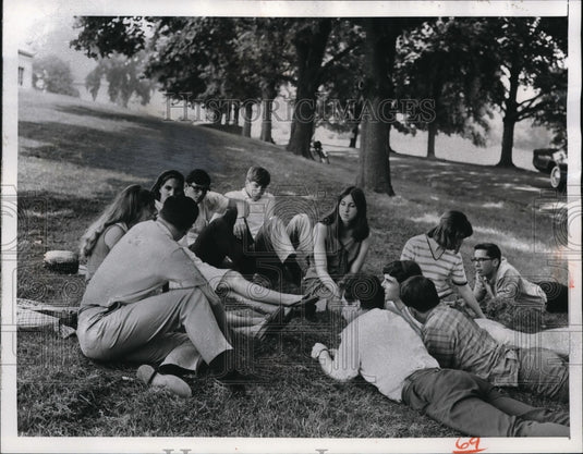 1965 Press Photo Children at Sands Point Country Day School - Historic Images