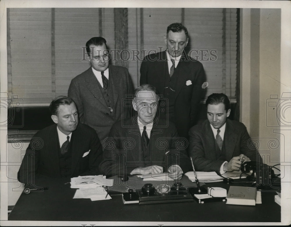 1933 Press Photo The Federal Alcohol Administration Board pictured together - Historic Images