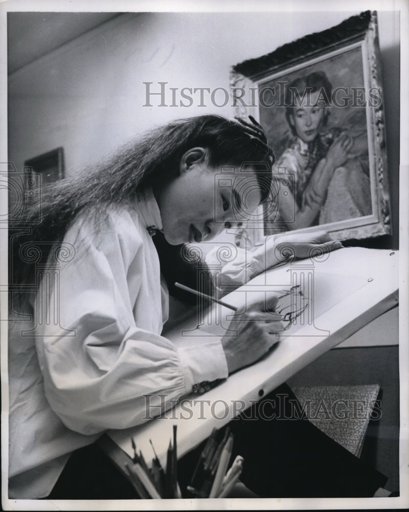 1958 Press Photo Doreen Yen Hung Fong works on painting of a bull fight - Historic Images