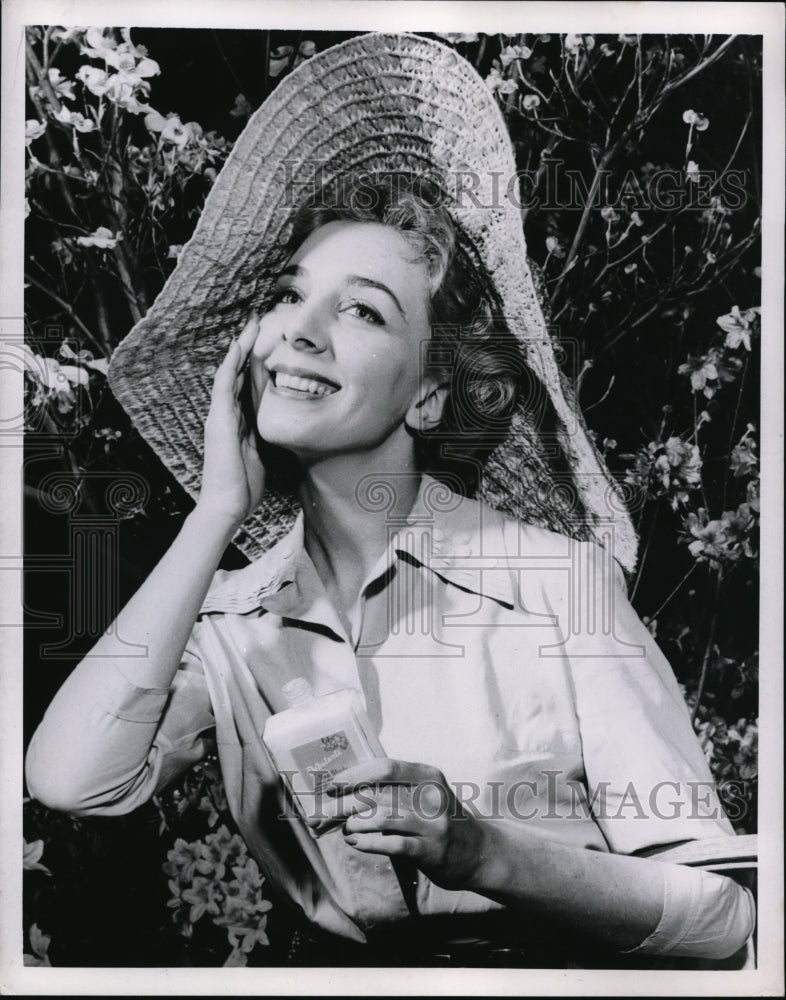 1953 Press Photo Women putting a Face Lotion - Historic Images