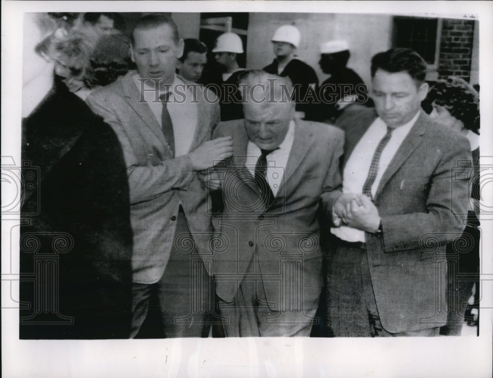 1963 Press Photo New London Conn N Schafer dad of 2 sailors dead on SSN Thresher - Historic Images