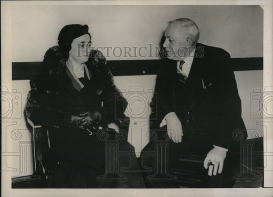1935 Press Photo Mrs Samuel Shane Robbed in Camden New Jersey Arthur Colsey - Historic Images