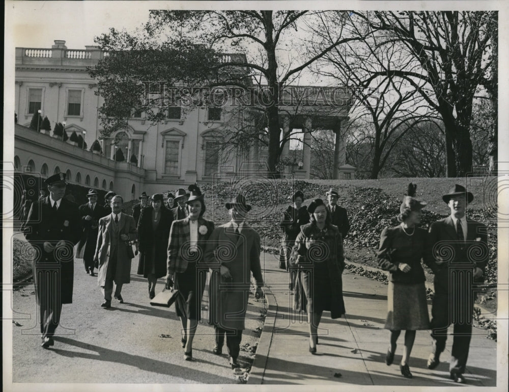 1939 Press Photo Wash DC White House tourists barred at East entrance - Historic Images