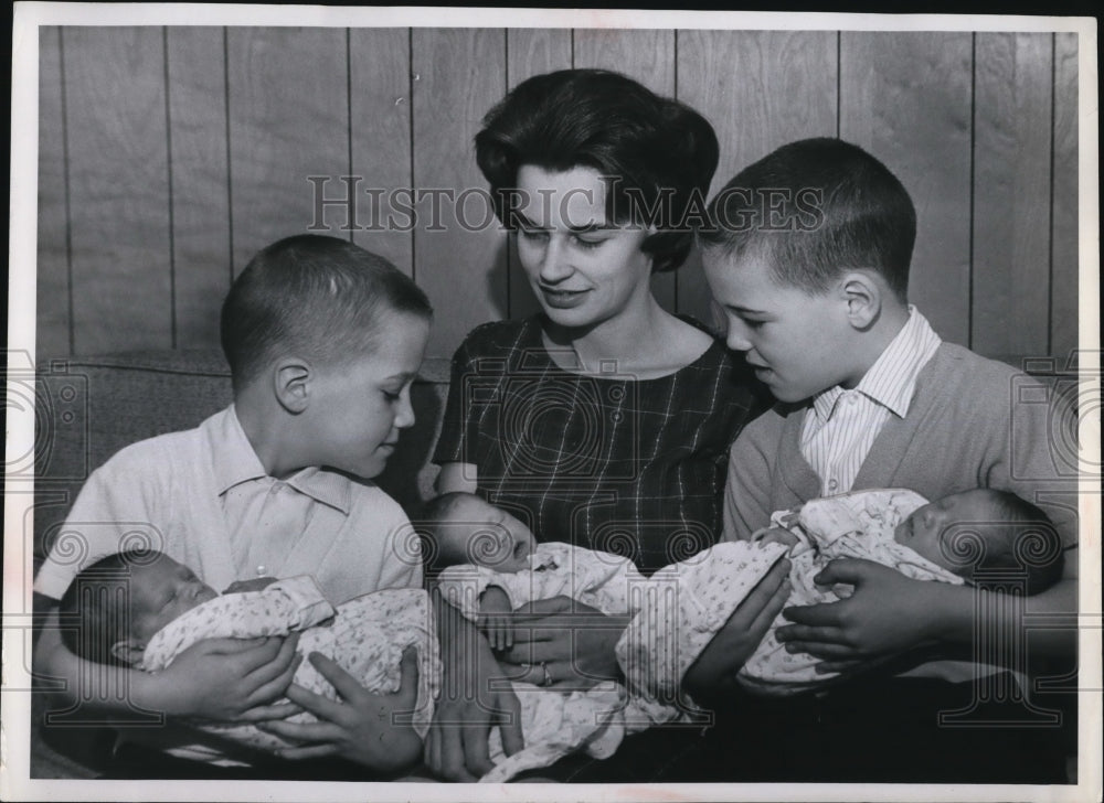1967 Press Photo Don  & Doug Koller,Mrs Douglas Koller and triplet babies - Historic Images