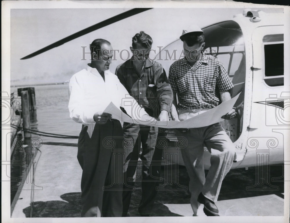 1957 Press Photo Capt Ernest Kean, Pilot Robert Gillies, Prospector Ross Toms - Historic Images