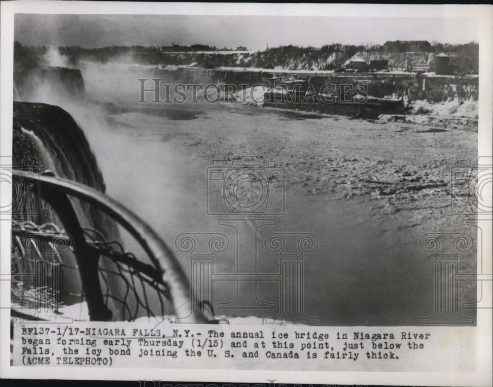 1948 Press Photo Niagara Falls NY ice bridge forms on the Niagara river - Historic Images