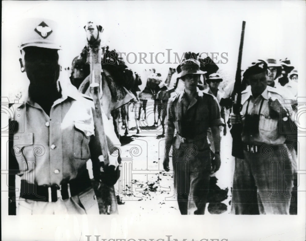 1971 Press Photo Prince Charles of Britain and hunter Dennis Saphiro - Historic Images