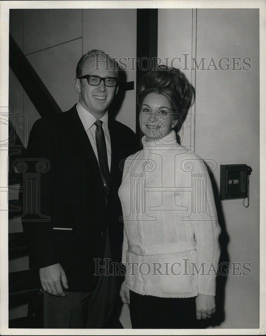 1967 Press Photo Leonard Kaden & Wife - Historic Images