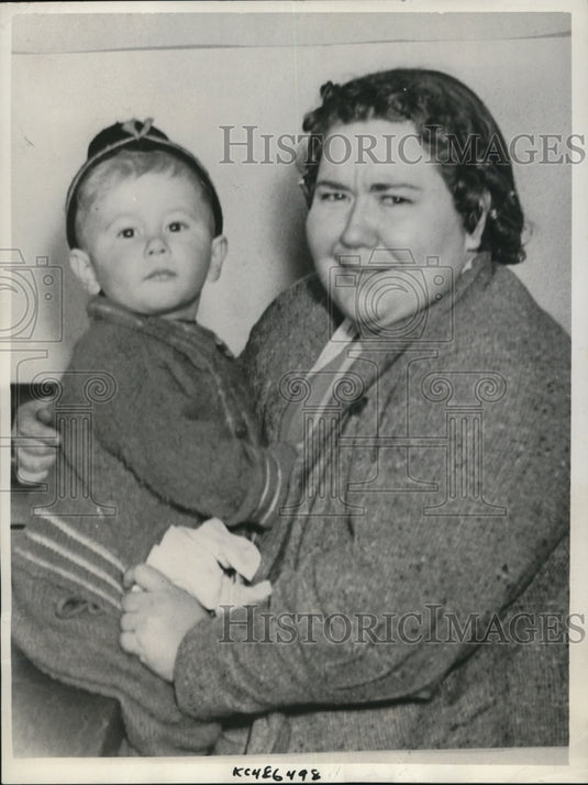 1939 Press Photo ElDorado Kansas Mrs Venezuela King & son Stan, murdered husband - Historic Images
