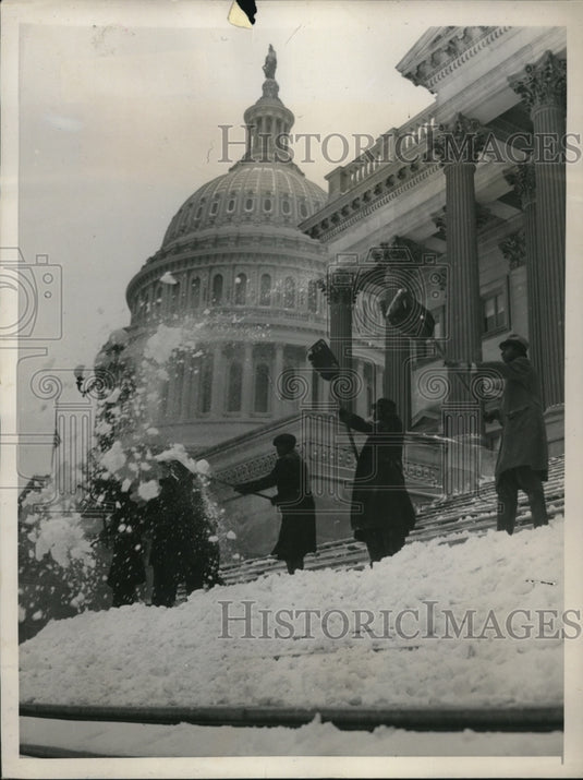 1939 The workmen clear the Nation's Capitol steps-Historic Images