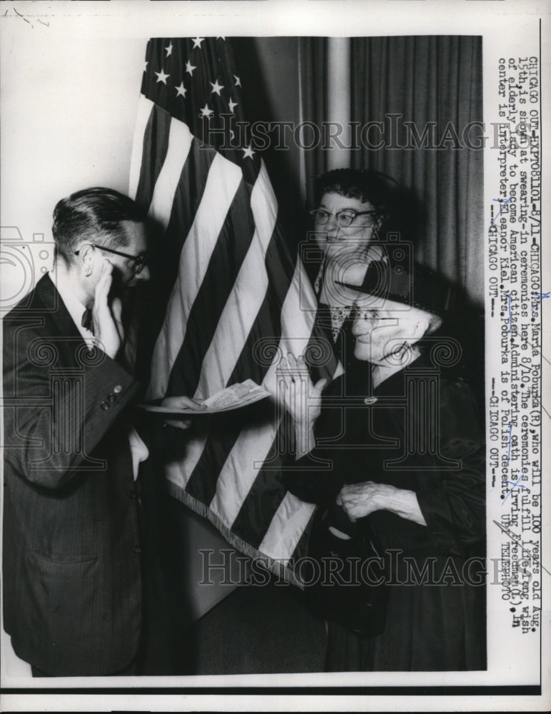 1959 Press Photo Mrs. Maria Poburka with I. Freedman administers the oath taking - Historic Images