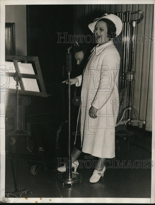 1937 Press Photo Henrietta Koscianski Vocalist on WOR Mutual Network - Historic Images