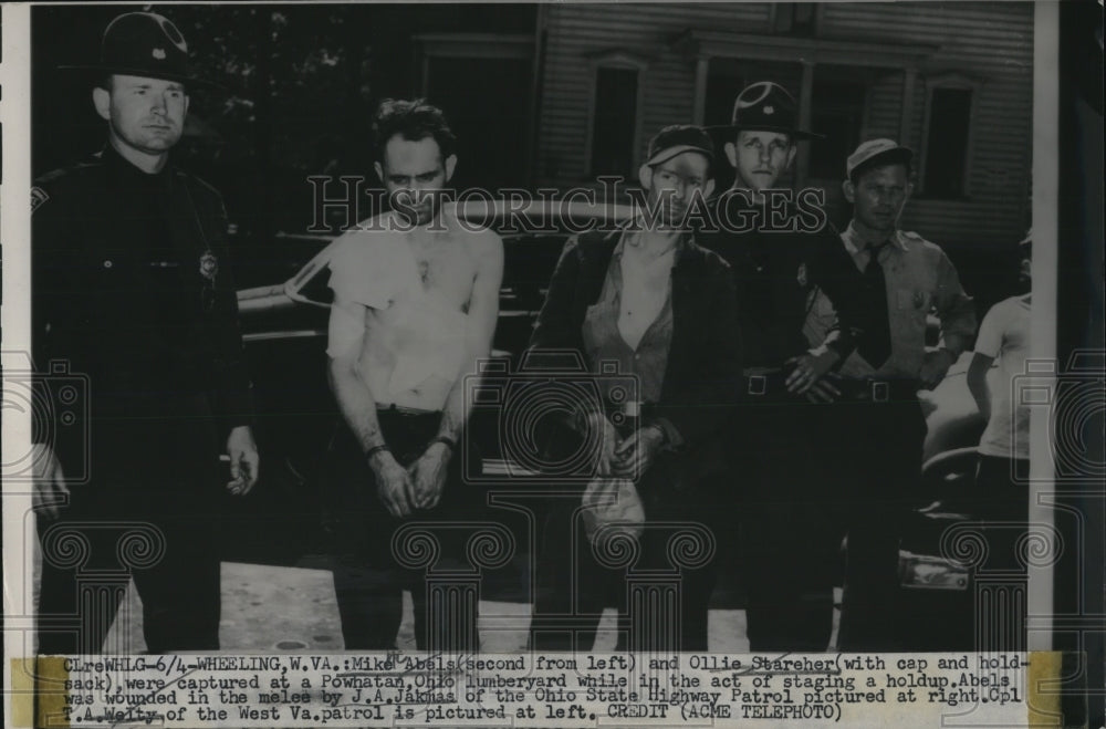 1949 Press Photo Ohio State Police arrested while in the act og staging a holdup - Historic Images