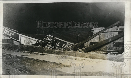 1931 Press Photo Remains of Brick Garage in Niles, Illinois After Cyclone - Historic Images