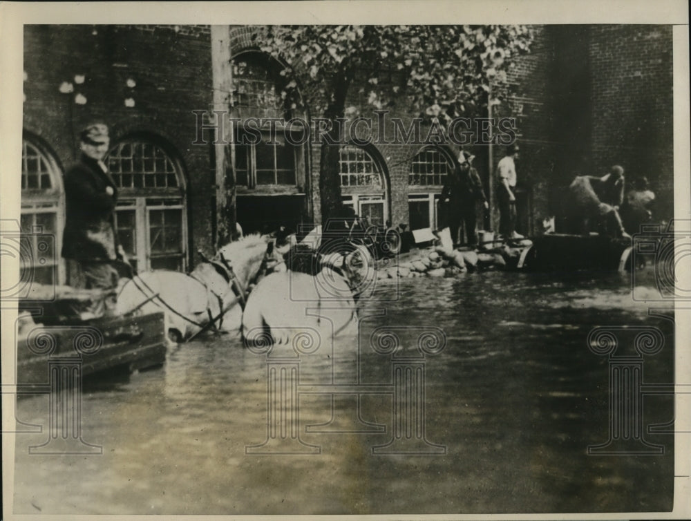 1926 Press Photo Flooding Property and Homes from Kickapoo Creek in Lincoln - Historic Images
