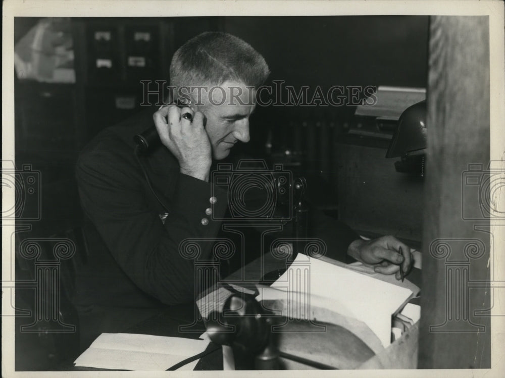 1936 Press Photo Lieut Walter Keary of the Cleveland Police Department - Historic Images