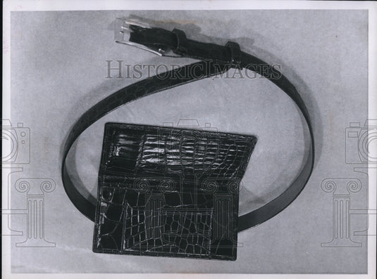 1959 Press Photo Sleek alligator wallet an belt from Halle's - Historic Images