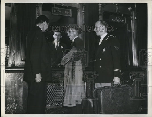 1943 Press Photo Arnold S. Kirkeby, John S. Collins, C.G Wishart and David Clark - Historic Images