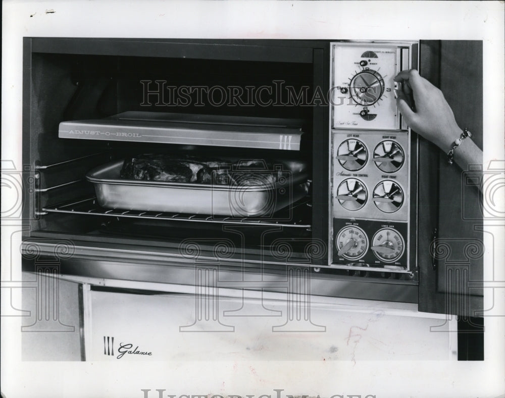 1964 Press Photo The new split level electric range - Historic Images