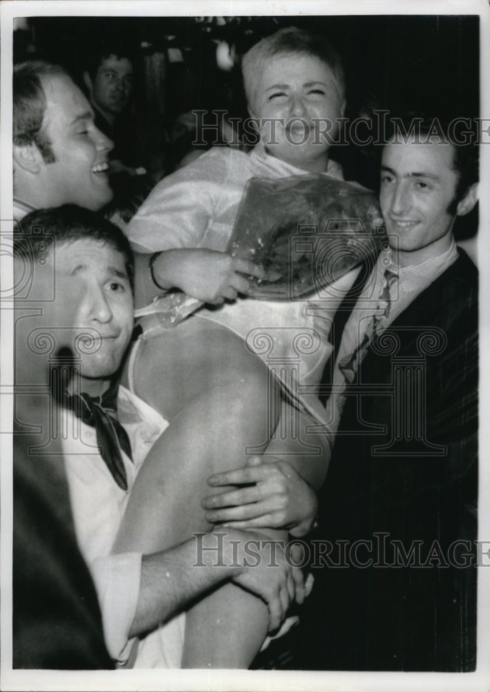 1966 Press Photo Big Bertha , newest sensation in the French pop music field - Historic Images